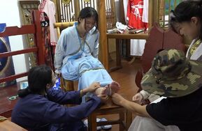 几个大学生古装断案（在线播）